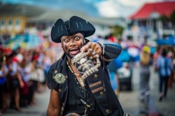 Pirates Show Cay-Munity Spirit