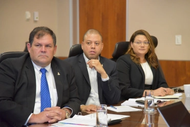 Premier Joins Pre-JMC Meeting