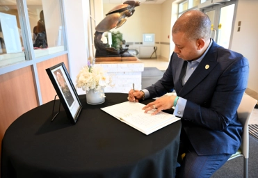 Condolence Books for Former District Commissioner Open