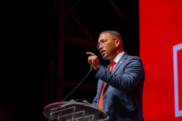 Opposition Calls for Clear Roadmap on Immigration & Labour Reforms