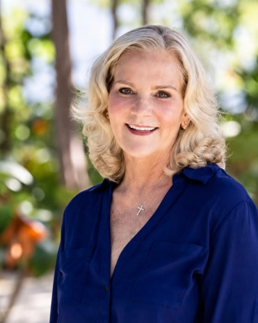 Premier Andre Ebanks Announces Dr Karie Bergstrom as Chief of Staff