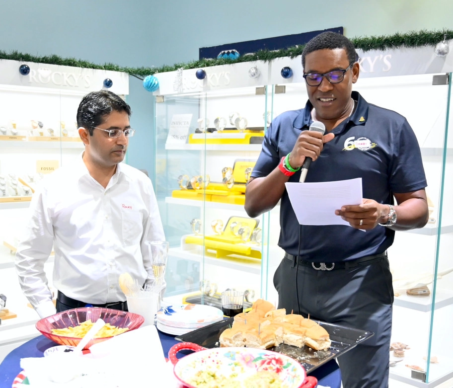 Rocky’s Diamond Gallery rings in the Holidays with Business After Hours