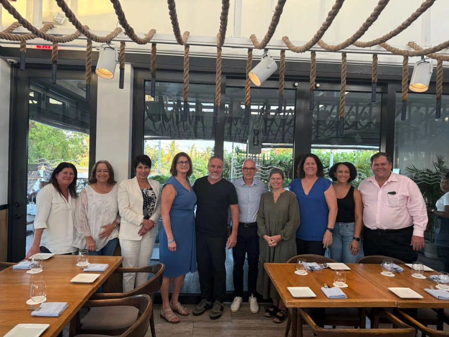 Cayman Restaurants Invited to “Dine for Minds”